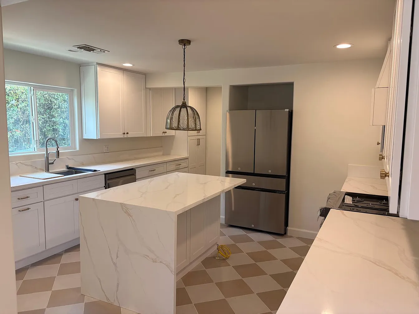 3bed 2bath DEPOSIT:$600, HOUSE RENT:$2,000