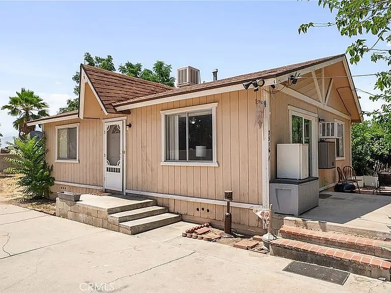 2bed 1bath, Deposit:$500, House rent: $1,000