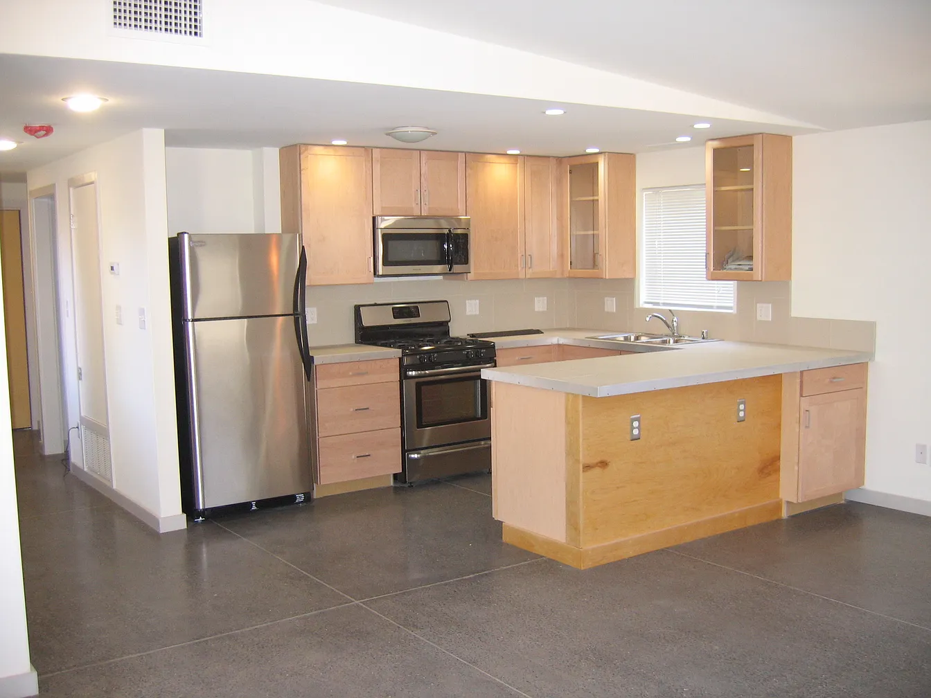 2bed 1bath house available for rent