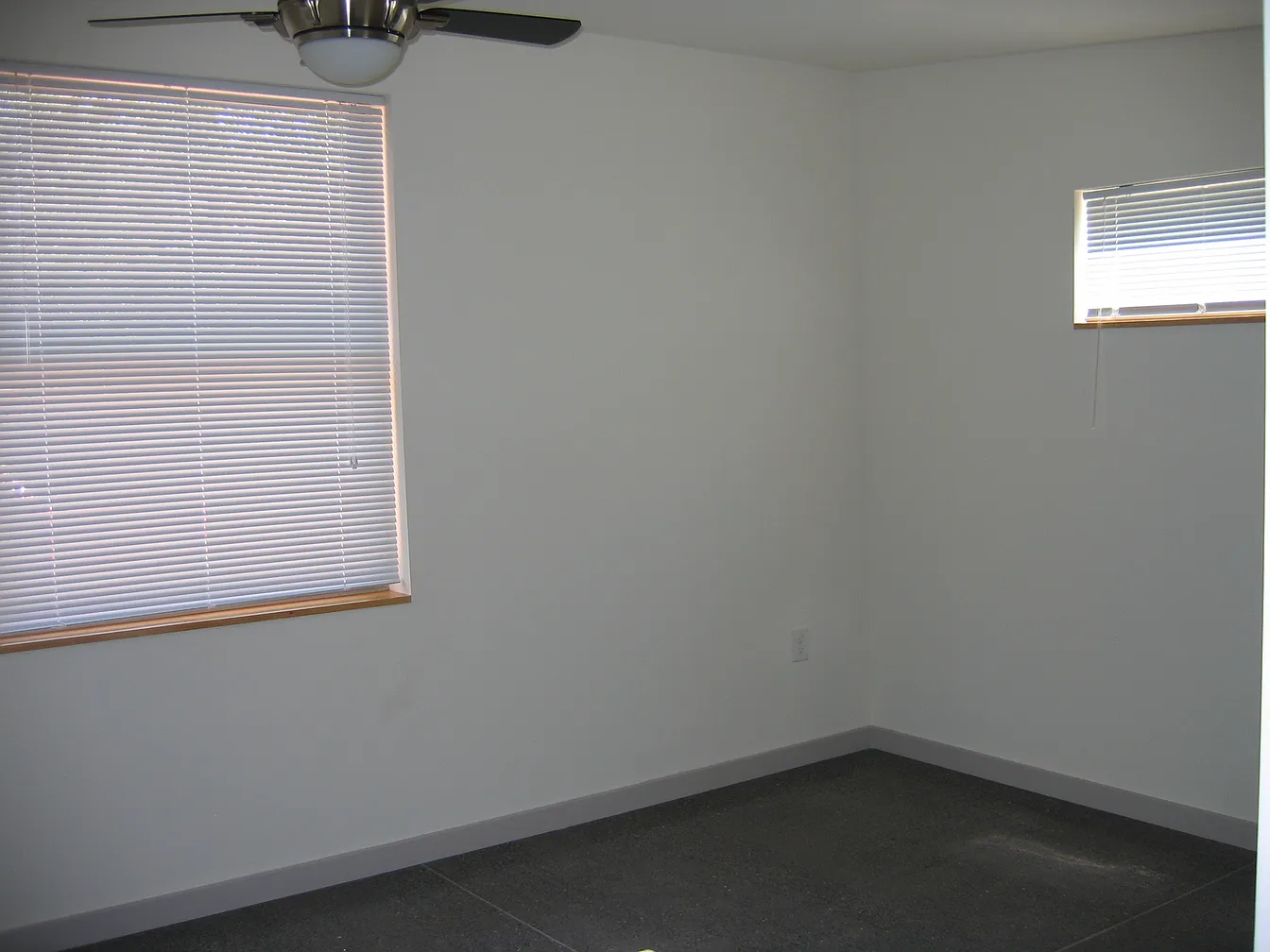 2bed 1bath house available for rent